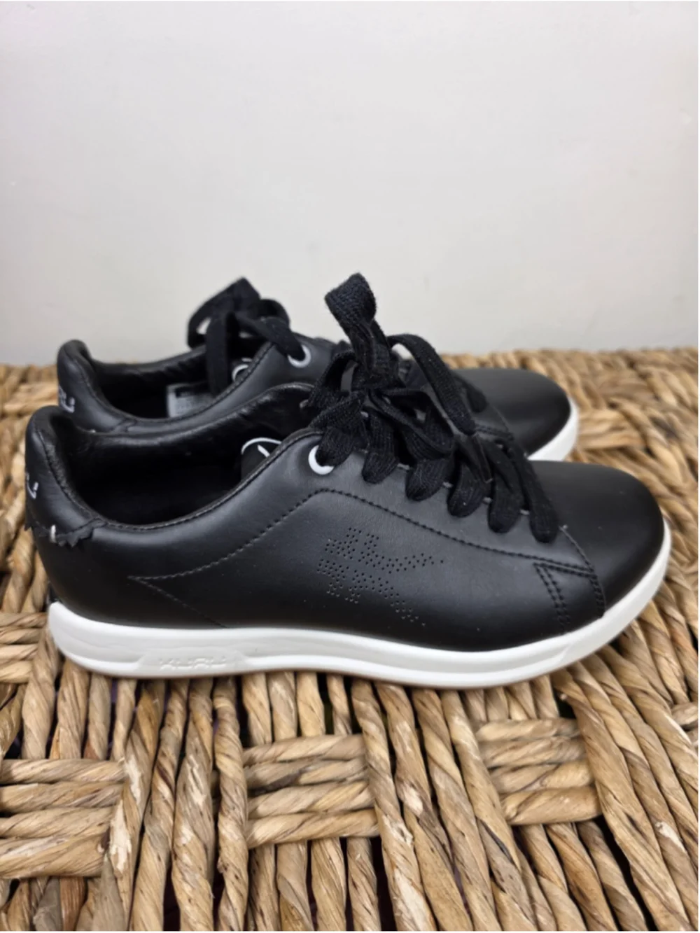 KURU Women's 6 M Black Leather ROAM Comfort Walking Sneakers White Gum Sole